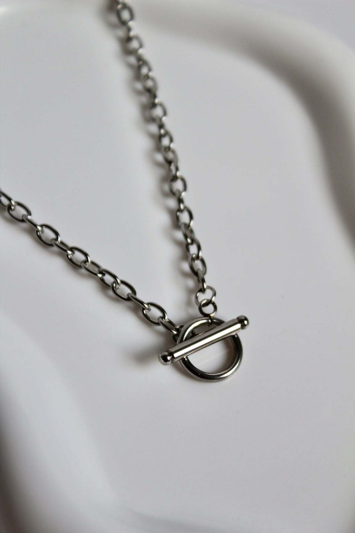 The Kaya T-Bar 18k Silver Necklace.