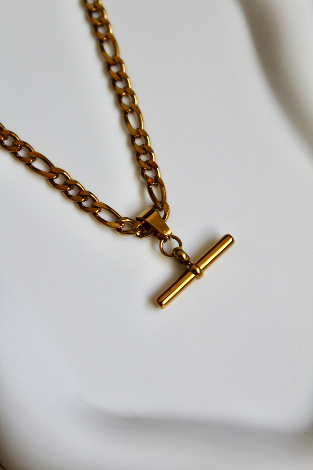 The Lizzie T-Bar Figaro Chain Necklace.
