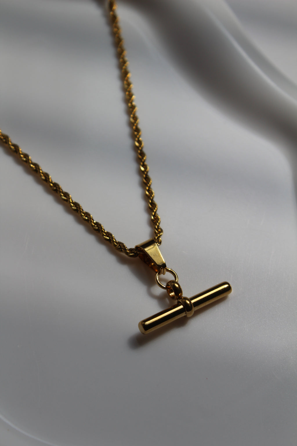 The Melek T-Bar Rope Chain Necklace.