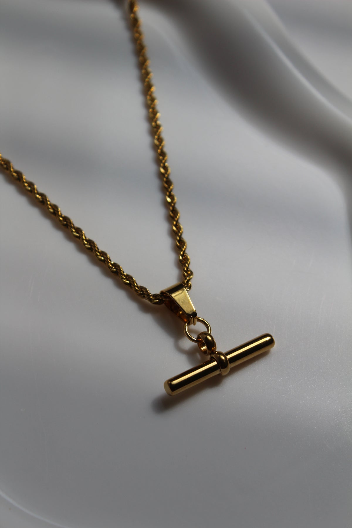 The Melek T-Bar Rope Chain Necklace.