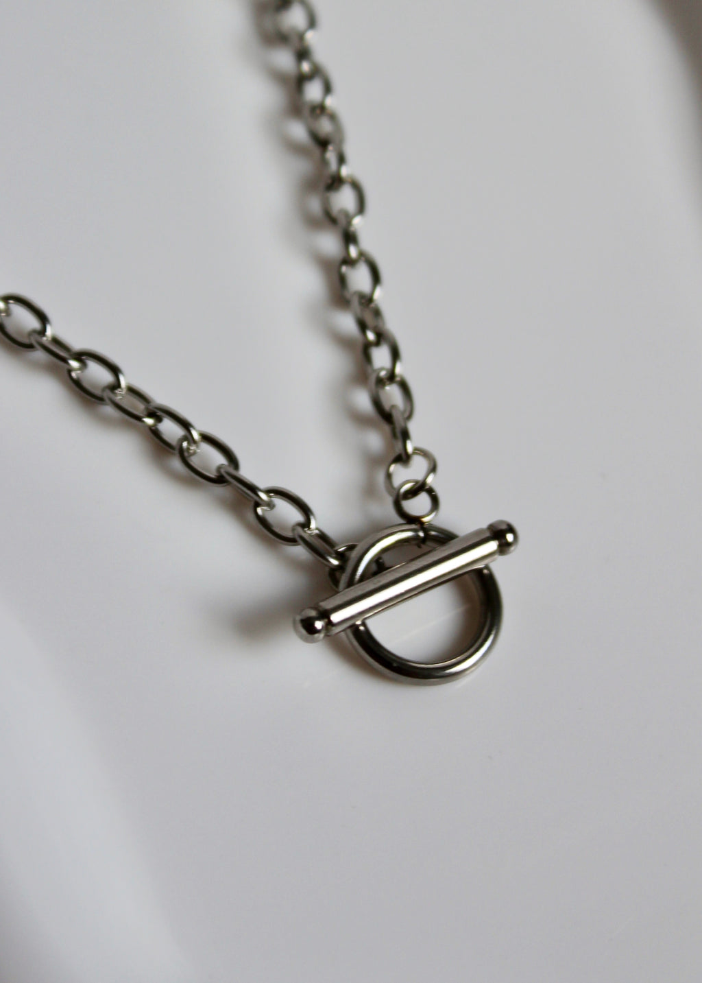 The Kaya T-Bar 18k Silver Necklace.