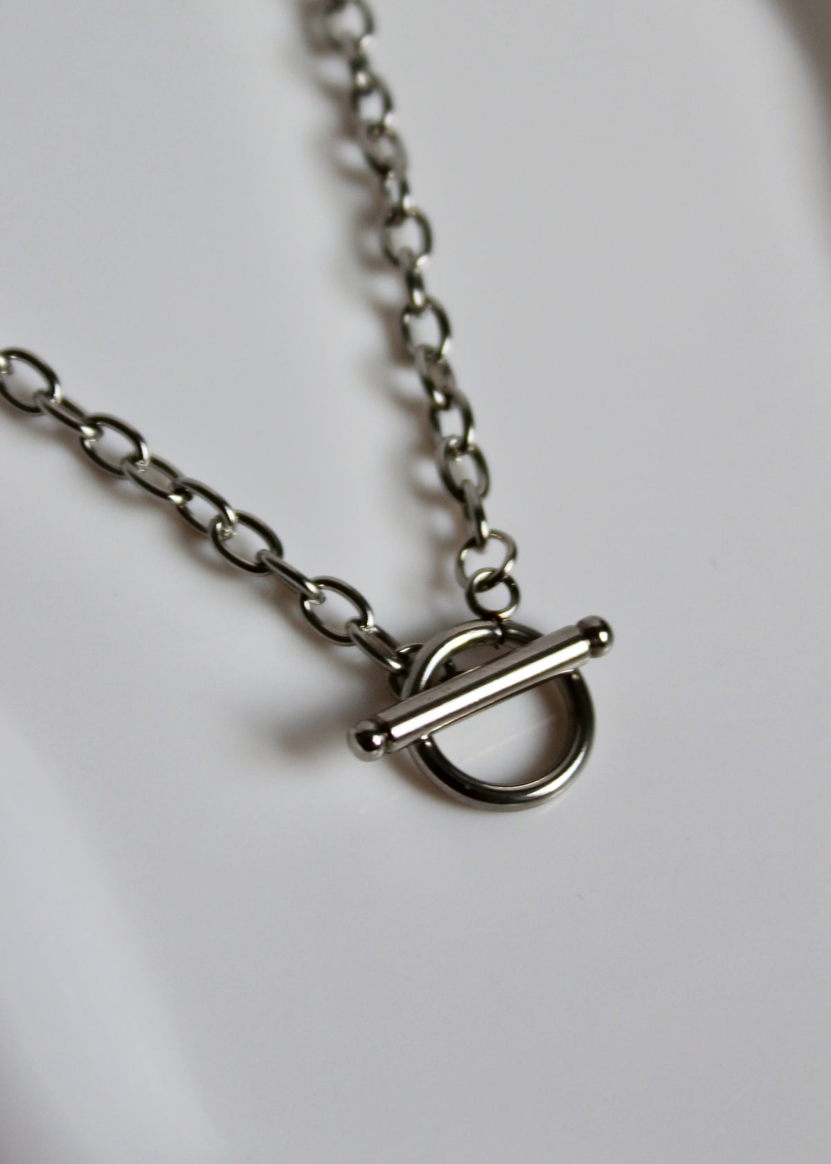 The Kaya T-Bar 18k Silver Necklace.