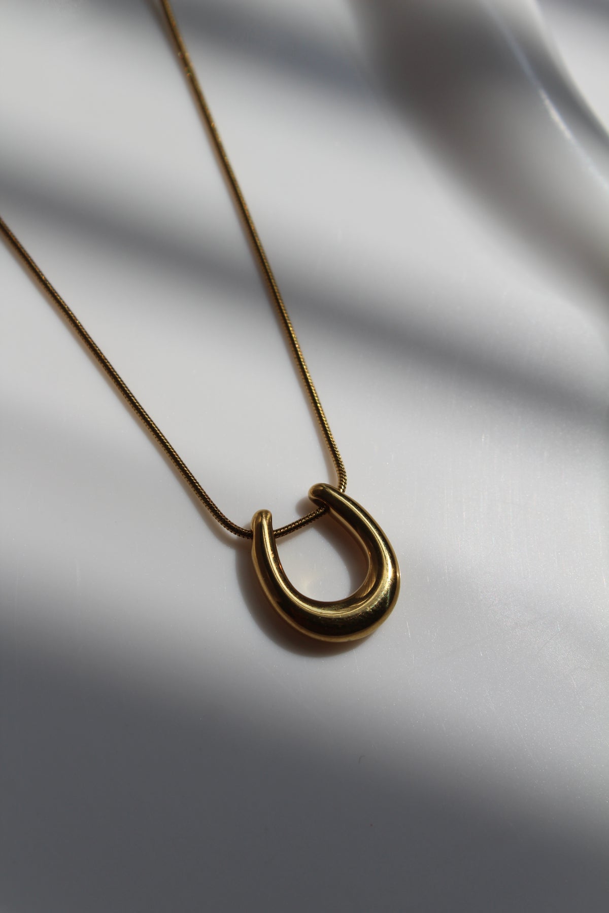 Mini Chunky Horseshoe Delicate Chain Necklace.