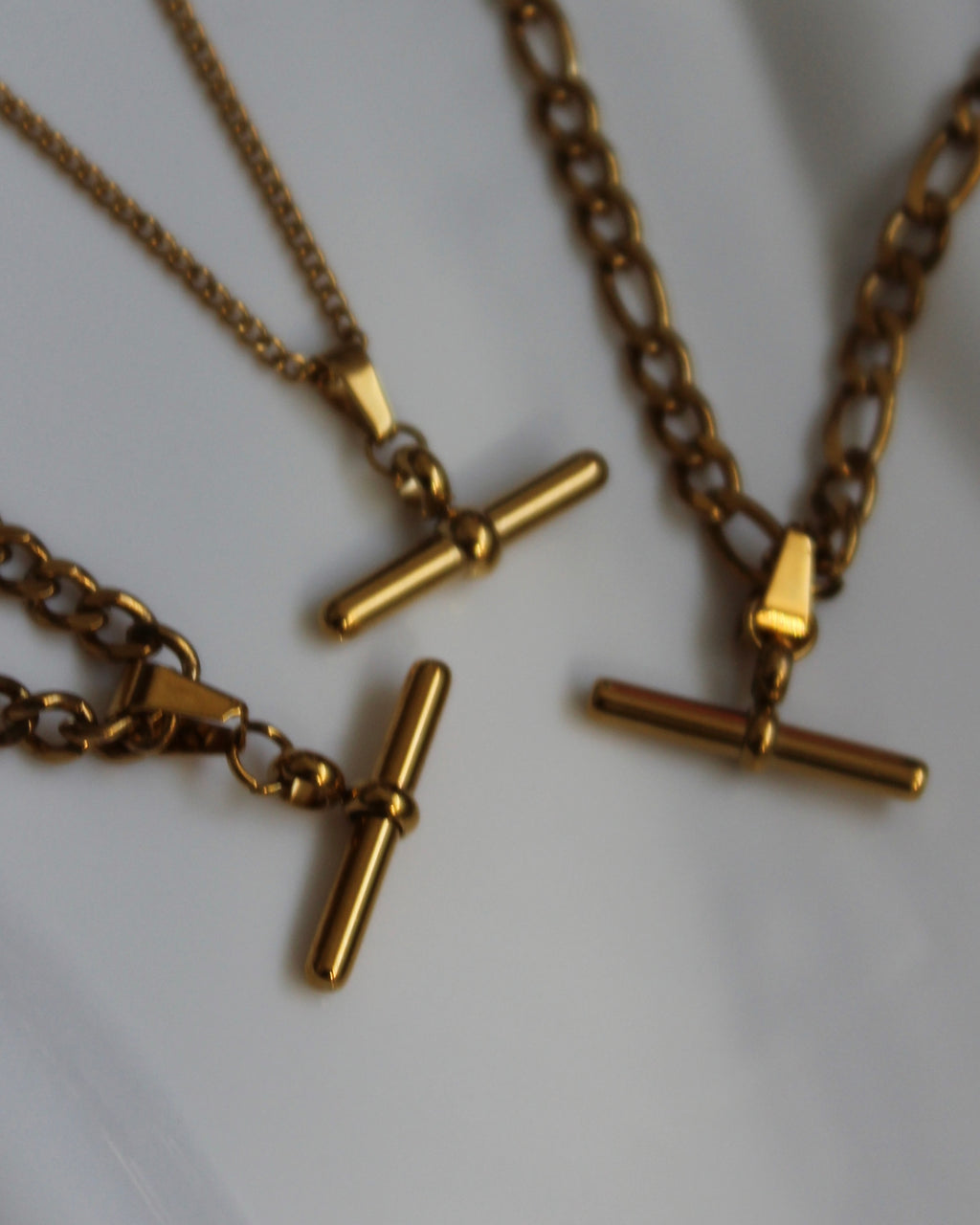 The Kelly T-Bar 18K Gold Necklace.