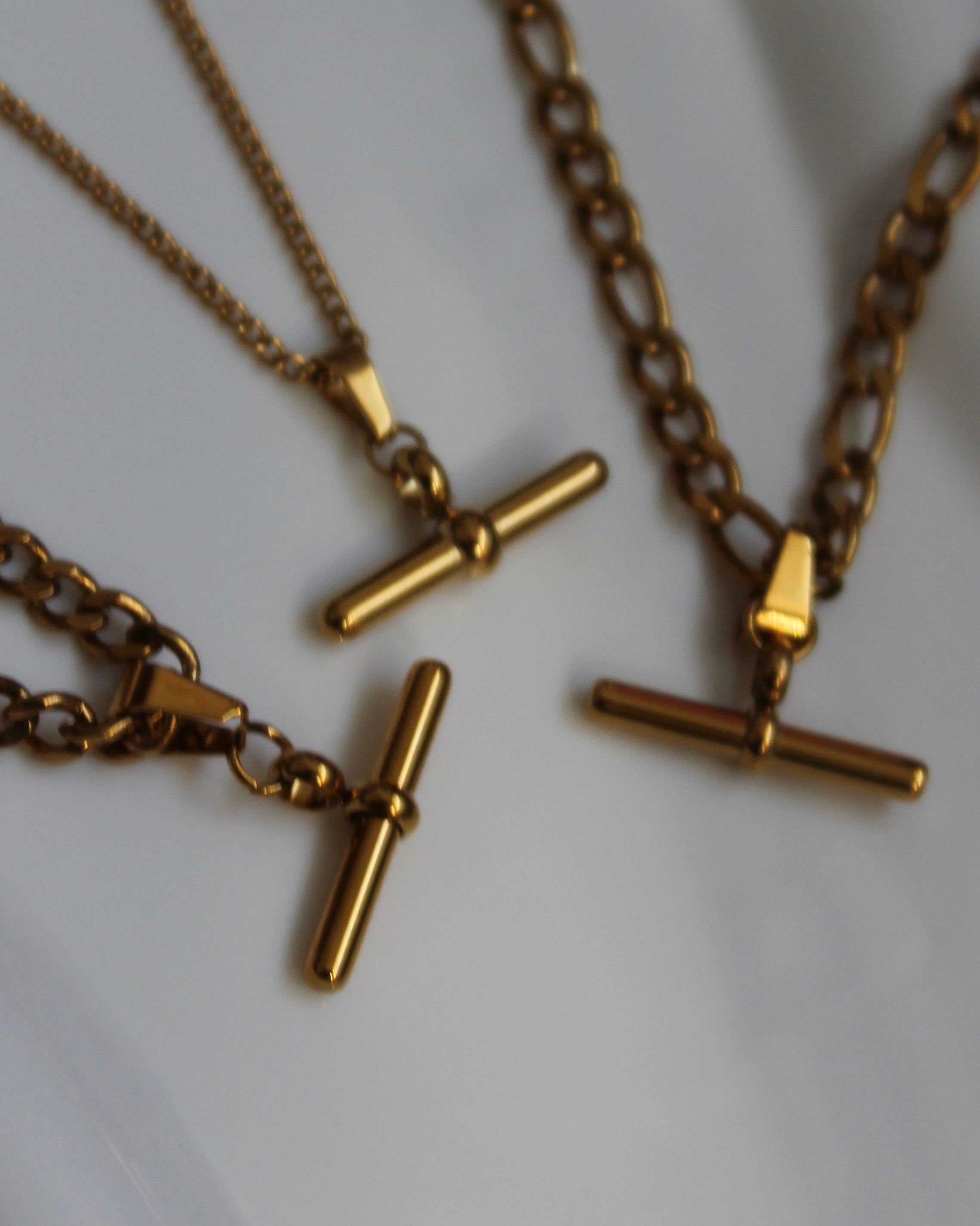 The Kelly T-Bar 18K Gold Necklace.