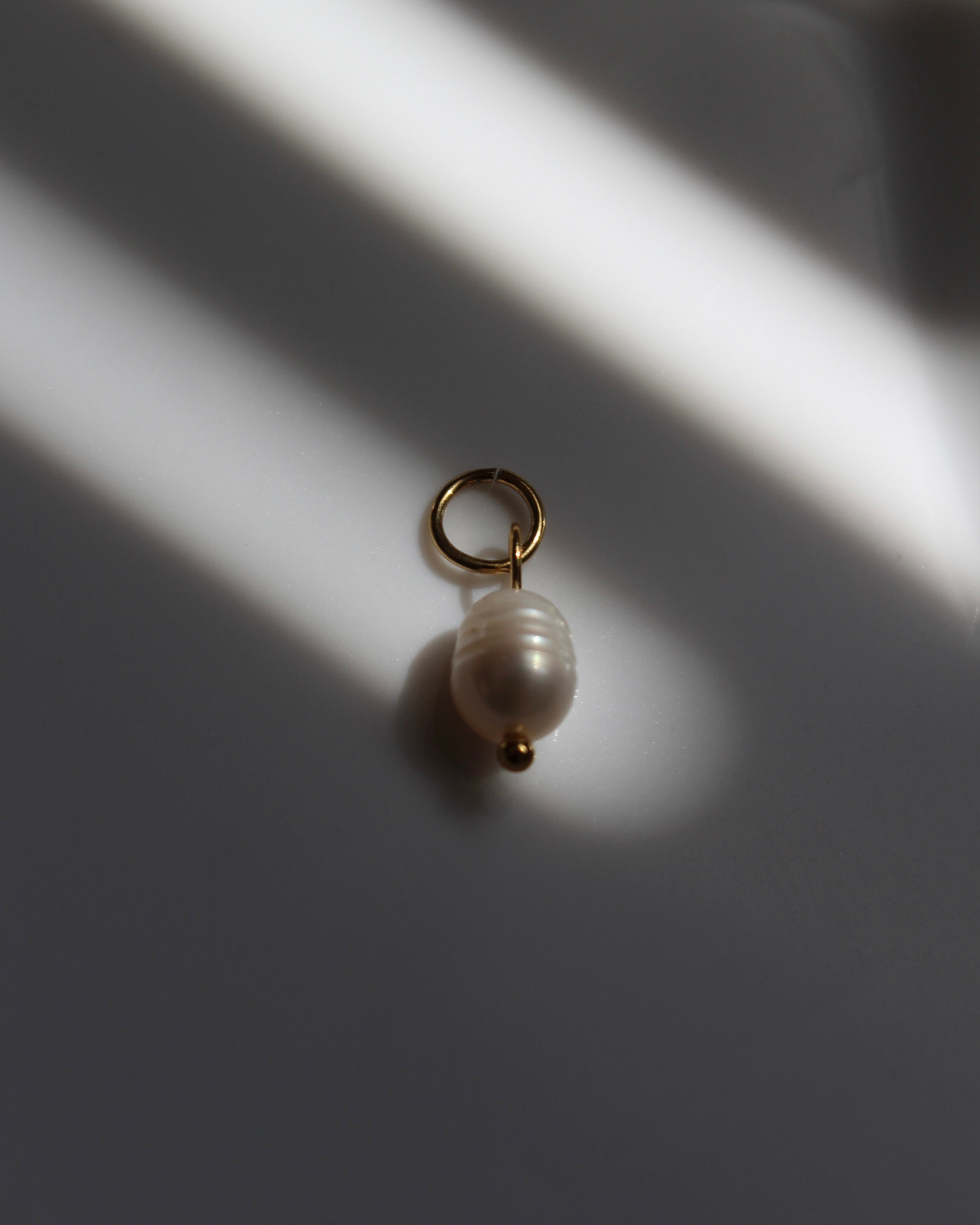 Pearl Single Charm.