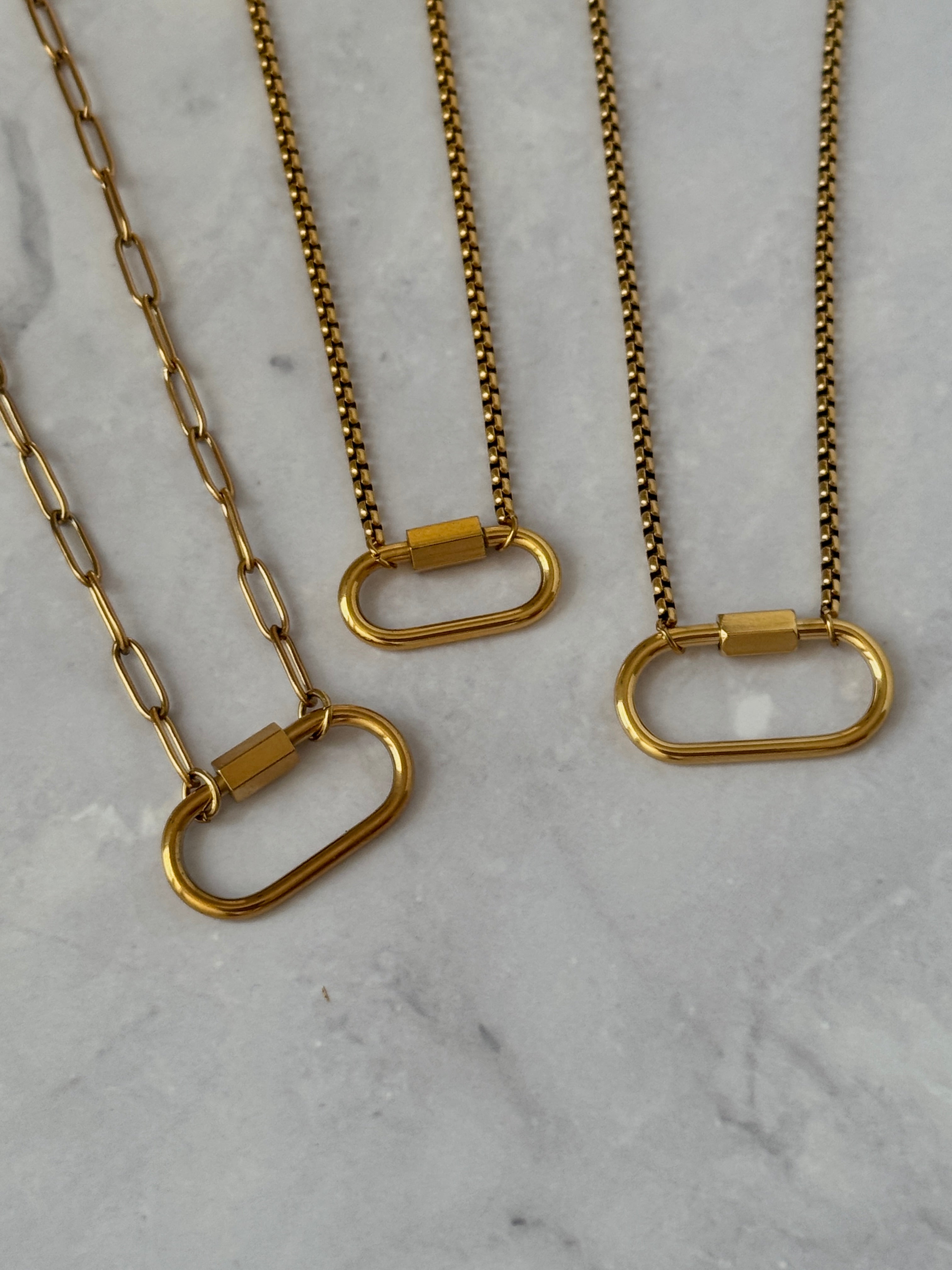 The Ese 18K Gold Carabiner Paperclip Chain Necklace.