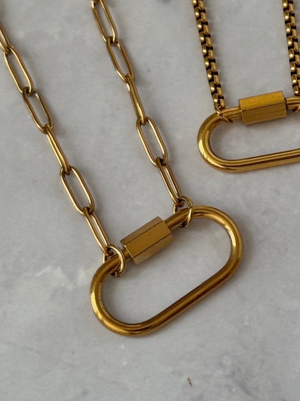 The Ese 18K Gold Carabiner Paperclip Chain Necklace.