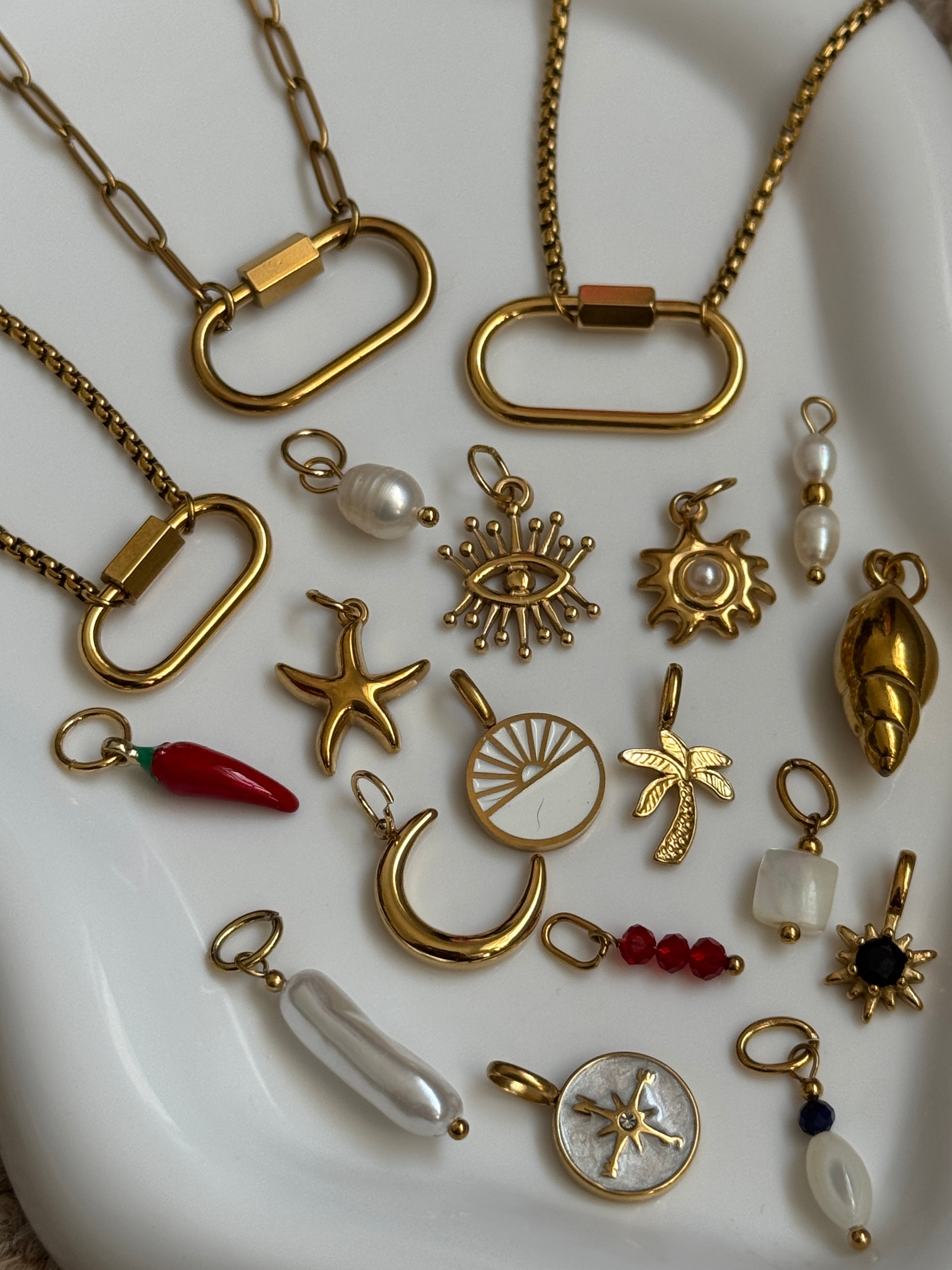The Le-Le 18K Gold Carabiner Necklace.